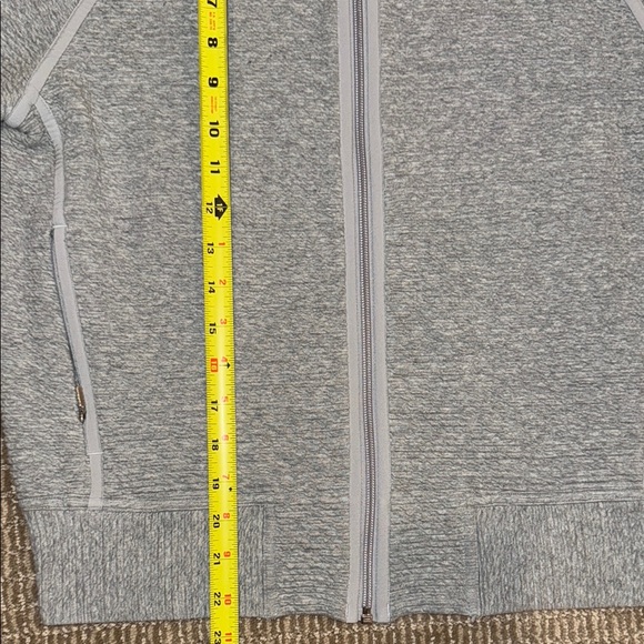 LuluLemon Gray Bomber Jacket. Women’s Size 10. - Picture 6 of 6